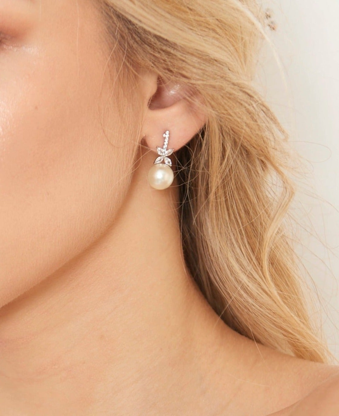 Arianna Drop Earrings